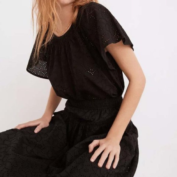 Never worn Madewell eyelet flutter sleeve top size large - Picture 3 of 6